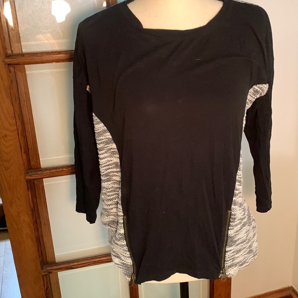CLOSET CLEAN OUT Shirt with tweed detailing and zippers down the side
